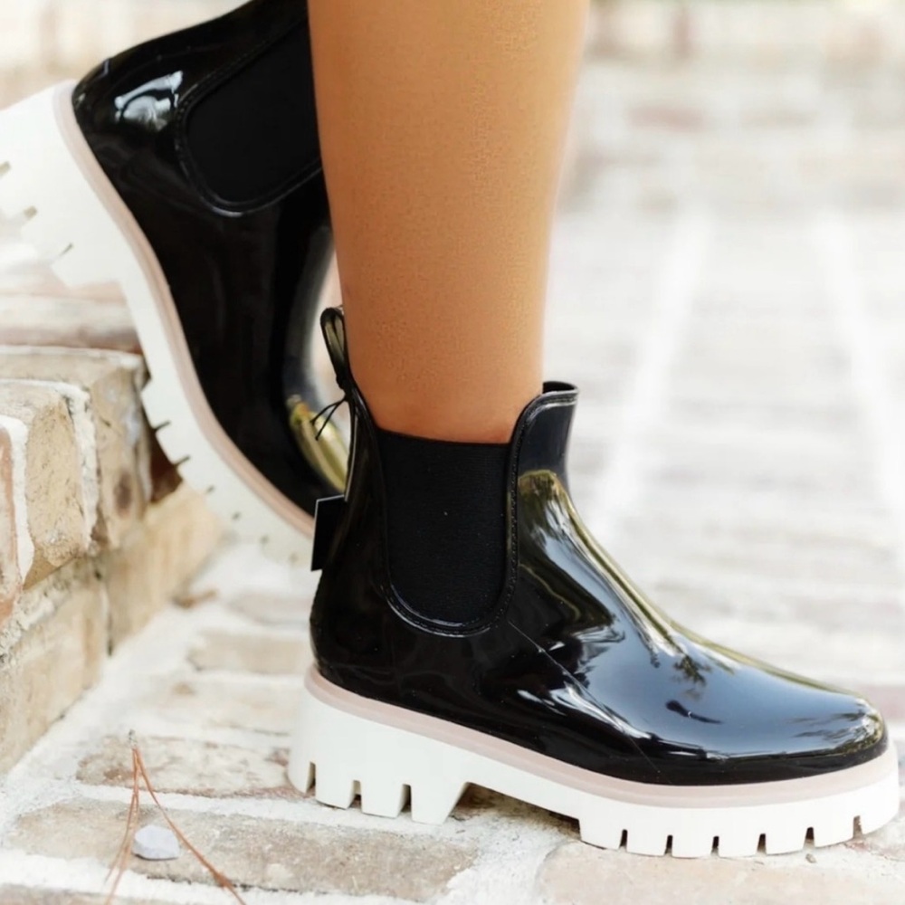 Dolce Vita Black Patent Chelsea Lug Ankle Boots with White Sole - Picture 2 of 9